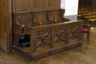Décor de choeur : 2x3 stalles, lambris de demi-revêtement