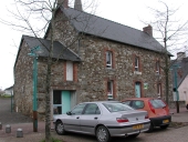 Maison actuellement crèche, 2 Place des Droits de l'Homme (La Chapelle-des-Fougeretz)