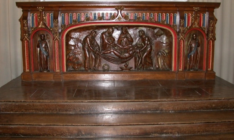Ensemble du maître-autel : autel, tabernacle, devant d'autel, statues