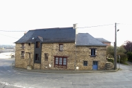 Maison, 14-16 place de l'Eglise (Orgères)