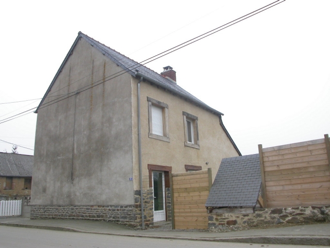 Maison, 11 rue du Stade (Saint-Domineuc)