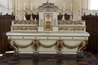 Maître-autel : Autel, tabernacle, gradins d'autel