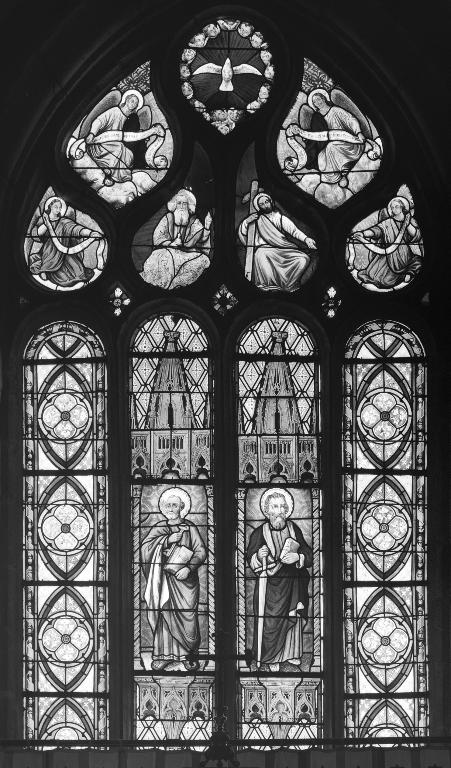 Verrière à personnages de la maîtresse-vitre : Saint Pierre, Saint Paul, église paroissiale Saint-Pierre (Plougar)