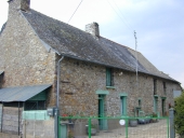 Alignement de deux fermes, les Cheintes (Maxent)