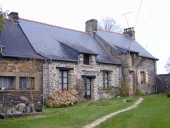 Alignement de trois logis, la Herviais (Pipriac)