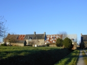 Les fermes, maisons et logis en alignement sur la commune de Cuguen