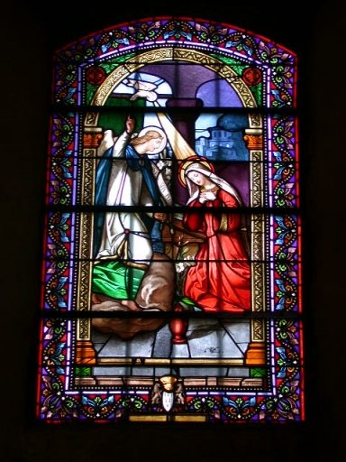 Ensemble des 2 verrières à personnages du choeur : Annonciation, Sainte Famille