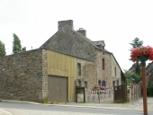 Alignement de maisons, 11 rue Vauban (Saint-Père-Marc-en-Poulet)