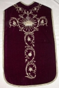 Ornement violet 1 : chasuble, bourse de corporal, étole, manipule, voile de calice