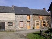 Alignement de maisons, la Roche (Trévérien)