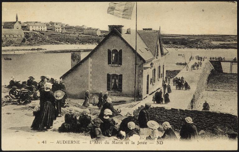 Digue dite du Vieux Môle, anse des Capucins (Audierne)