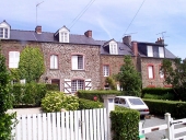 Alignement de maisons, chemin du Tertre Cottin (Saint-Briac-sur-Mer)