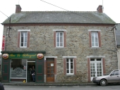 Maison à boutique, 1 rue Georges Clémenceau (Servon-sur-Vilaine)