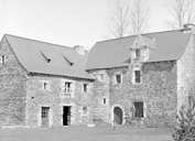 Manoir, la Chaussée (Loyat)