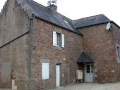 Les postes, écoles et mairies sur la commune de Trégastel