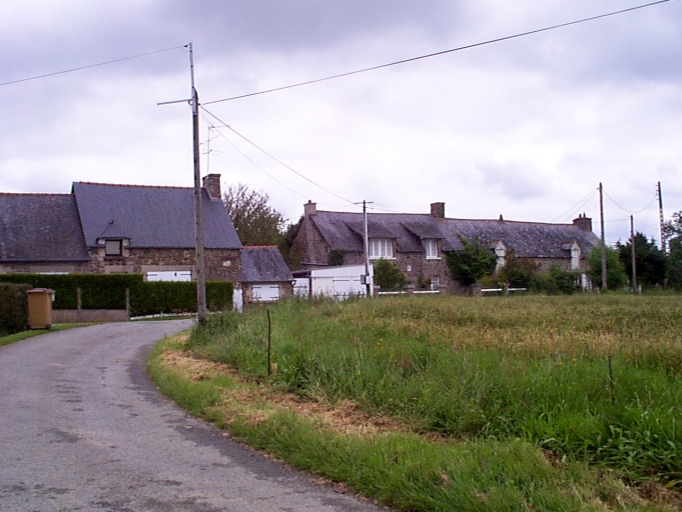 Alignement de maisons, la Ville ès Sauvés (Pleurtuit)