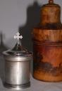 Ampoule à huile des malades et sa boîte