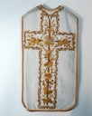 Ornement blanc 4 : chasuble, bourse de corporal, étole, voile de calice (Guipry fusionnée en Guipry-Messac en 2016)