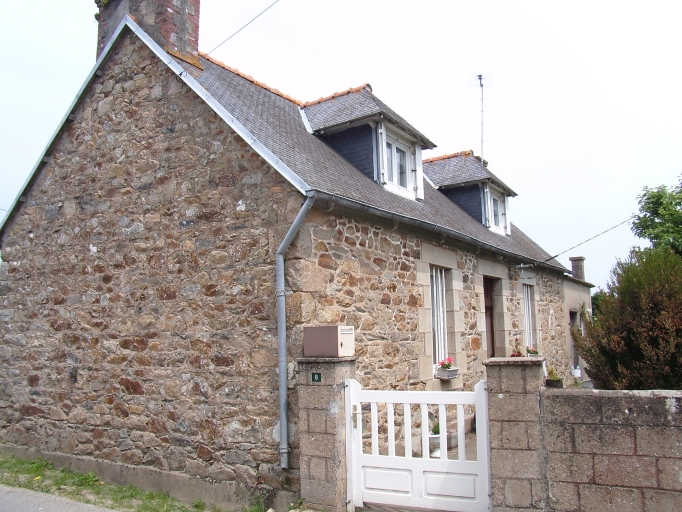 Maison, rue de Kernu (Lézardrieux)