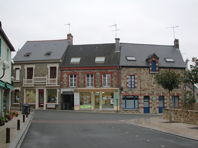 Maison, 2 rue Normand d'Etrelles (Etrelles)