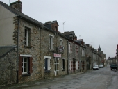 Maisons, 12-16 rue des Ecoles (Dourdain)