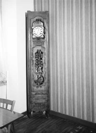 Horloge au sol en gaine droite 3