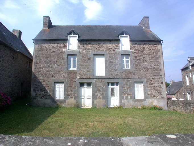 Ferme, rue Aleth, angle de la rue de l'Eglise (La Ville-ès-Nonais)