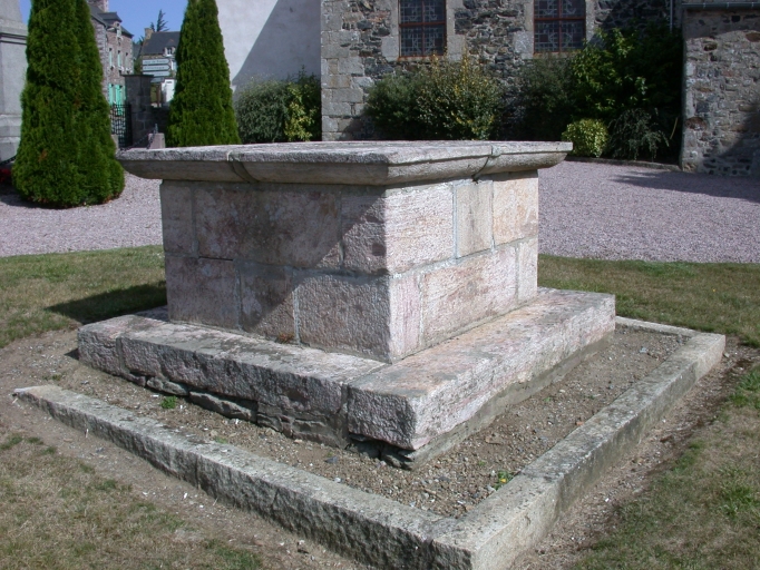 Croix de cimetière (Pléboulle)