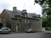 Maisons, 5,6,7 rue de la Vallée (Andouillé-Neuville)