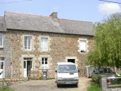 Ferme, R. D. 11, près de la Cour Heuzé (Trévérien)