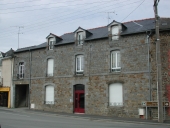 Maison, 8-10 square Albert Tostivint (Tinténiac)