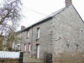 Alignement de maisons, Sérigné (Liffré)