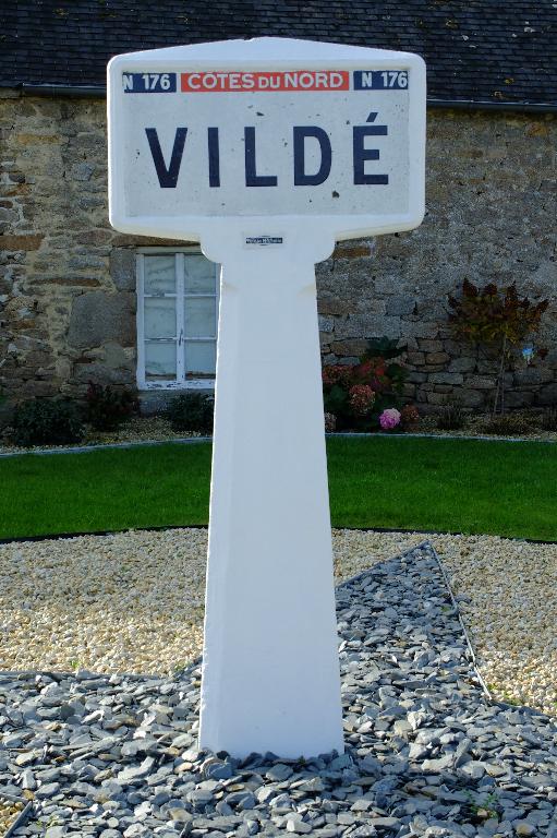 Vildé-Guingalan et la route nationale