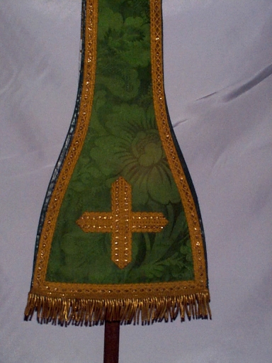 Ornement vert 4 : bourse de corporal, étole, manipule, voile de calice