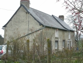 Alignement de deux maisons, les Mazures (Melesse)