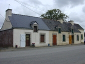 Ensemble de trois maisons, Loge Gallic (Pluméliau fusionnée en Pluméliau-Bieuzy en 2019)