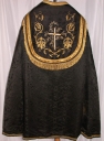 Ornement noir 5 : chape, chasuble, bourse de corporal, étole, manipule, voile de calice