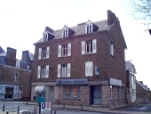 Immeuble, 12 rue Jean-Marie Savatte ; 1 rue des Minquiers ; 2 boulevard Thiers (Cancale)