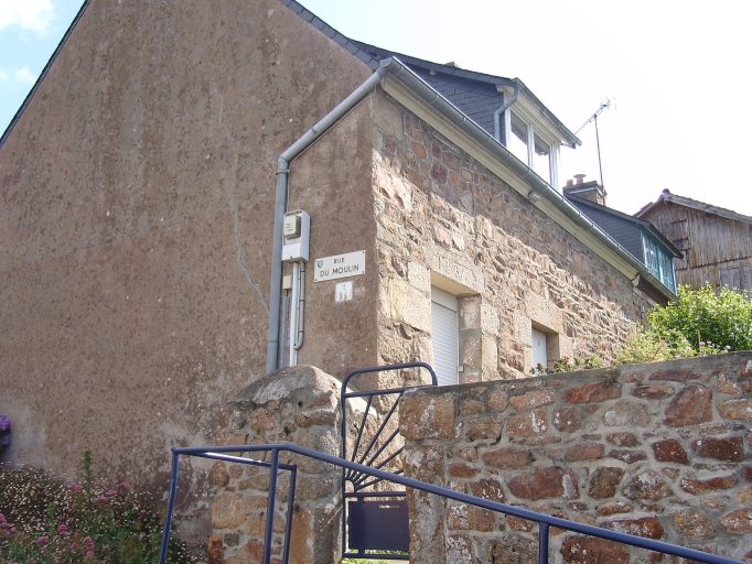 Maison, 2 rue du Moulin, Loguivy-de-la-Mer (Ploubazlanec)