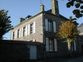 Maison, 2 boulevard des Douves (Montfort-sur-Meu)
