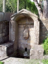 Fontaine de dévotion, allée des Lavandières (Guénin)
