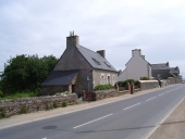 Maison, 4 rue du Stade (Plouguiel)