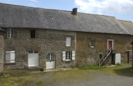 Ferme, 6-8 place de l'Eglise (La Baussaine)