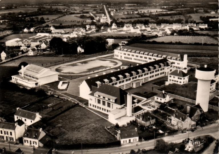 Gymnase du groupe scolaire Joliot-Curie, 35 rue Pierre Curie (Scaër)