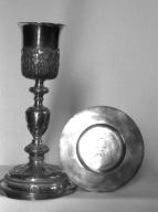 Calice, patène (1), église paroissiale Saint-Aubin (Saint-Aubin-des-Landes)