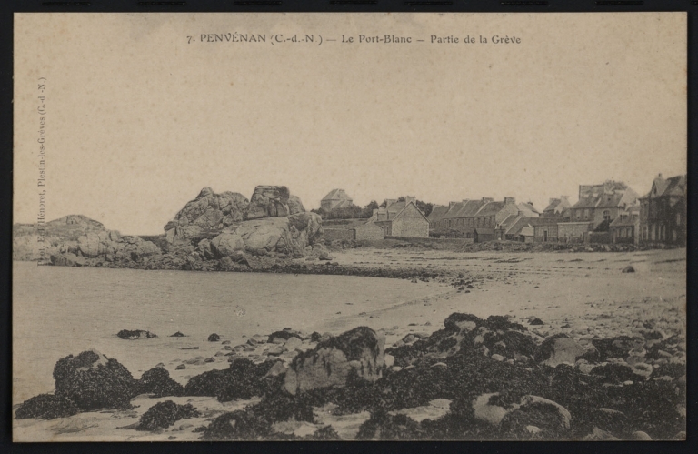 Front de mer : front de mer du Port-Blanc (Penvénan)