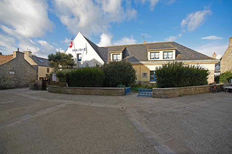 Mairie et dispensaire (île-de-Sein)