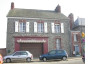 Maison à boutique, 18 rue Nationale (Saint-Domineuc)