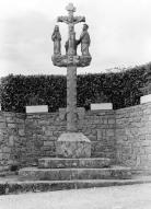 Calvaire, place de la Mairie (Saint-Thois)