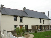 Alignement de maisons, Trénois (Trévérien)